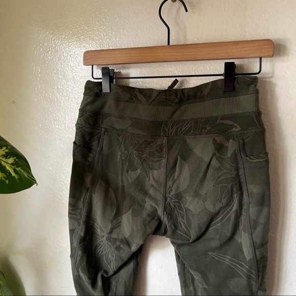 Athleta | Tropical Excursion Tights - Picture 4 of 7